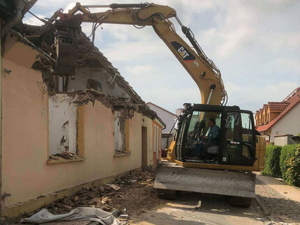 Kontrollierter Abbruch eines ehemaligen Wohnhauses in Grimmen, Nordpromenade